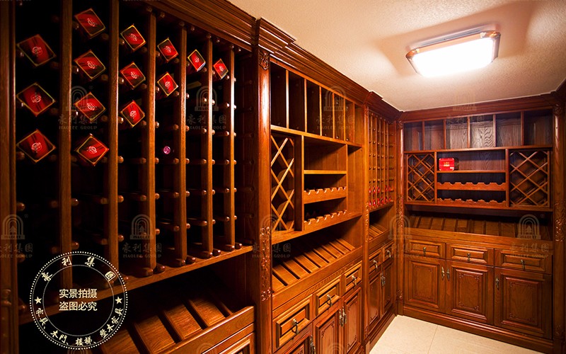 Wine cabinet